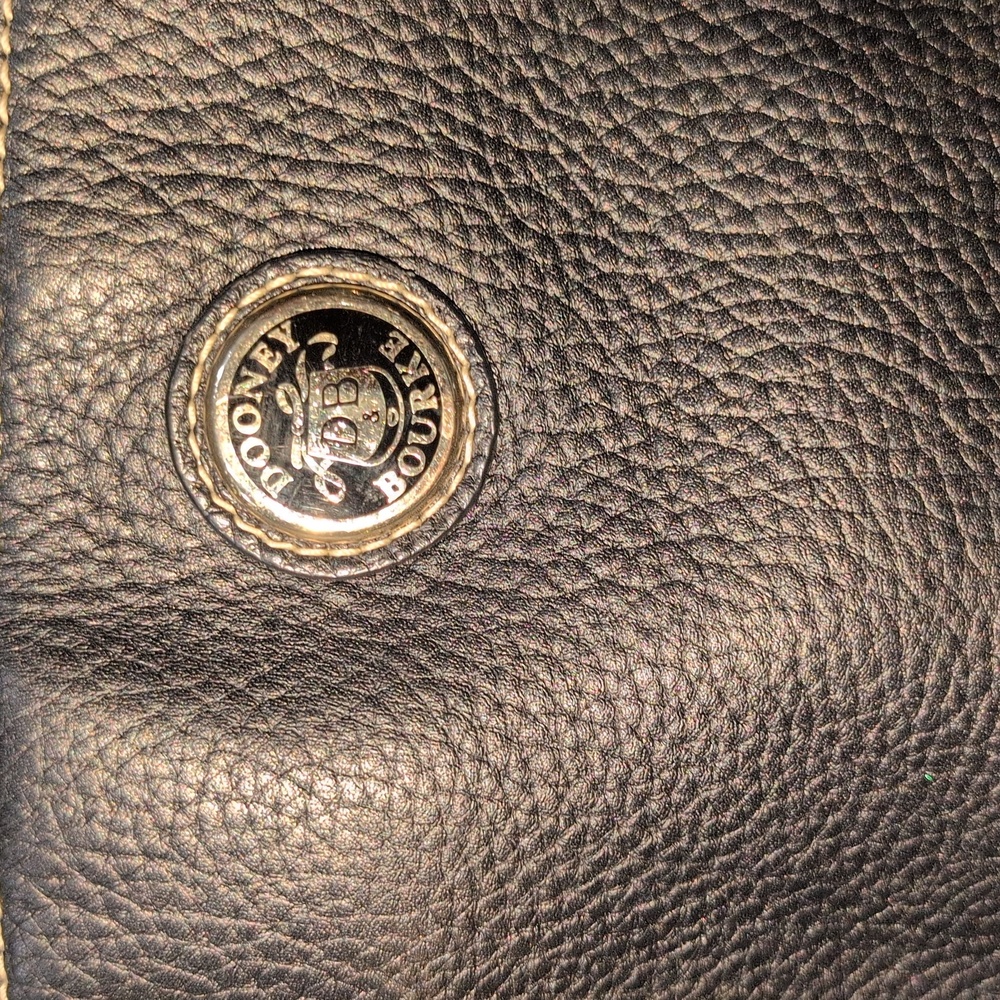 Dooney & Bourke  Large Black Leather purse - Picture 2 of 10